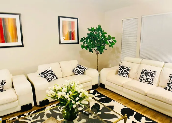 Elegant 4 Bedroom With 6 Beds Sleeps 12 *