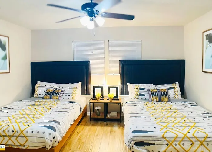 Holiday home Elegant 4 Bedroom With 6 Beds Sleeps 12 Round Rock