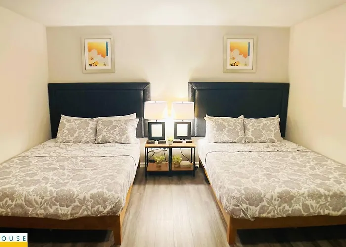 Holiday home Elegant 4 Bedroom With 6 Beds Sleeps 12 Round Rock