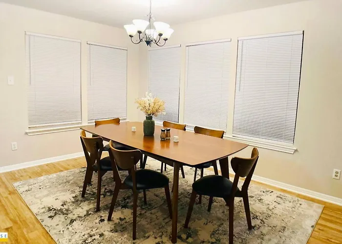 Elegant 4 Bedroom With 6 Beds Sleeps 12 * Round Rock